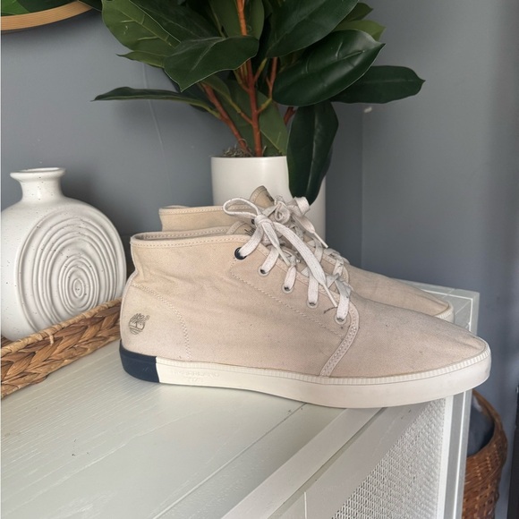 Timberland White and Brown Sneakers with Classic Design - Picture 3 of 9